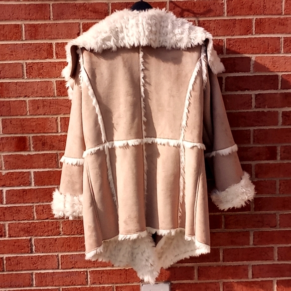 🔹️Donna Salyers - Picture 4 of 15